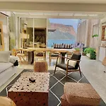 Hotel de La Plage - Mahogany
