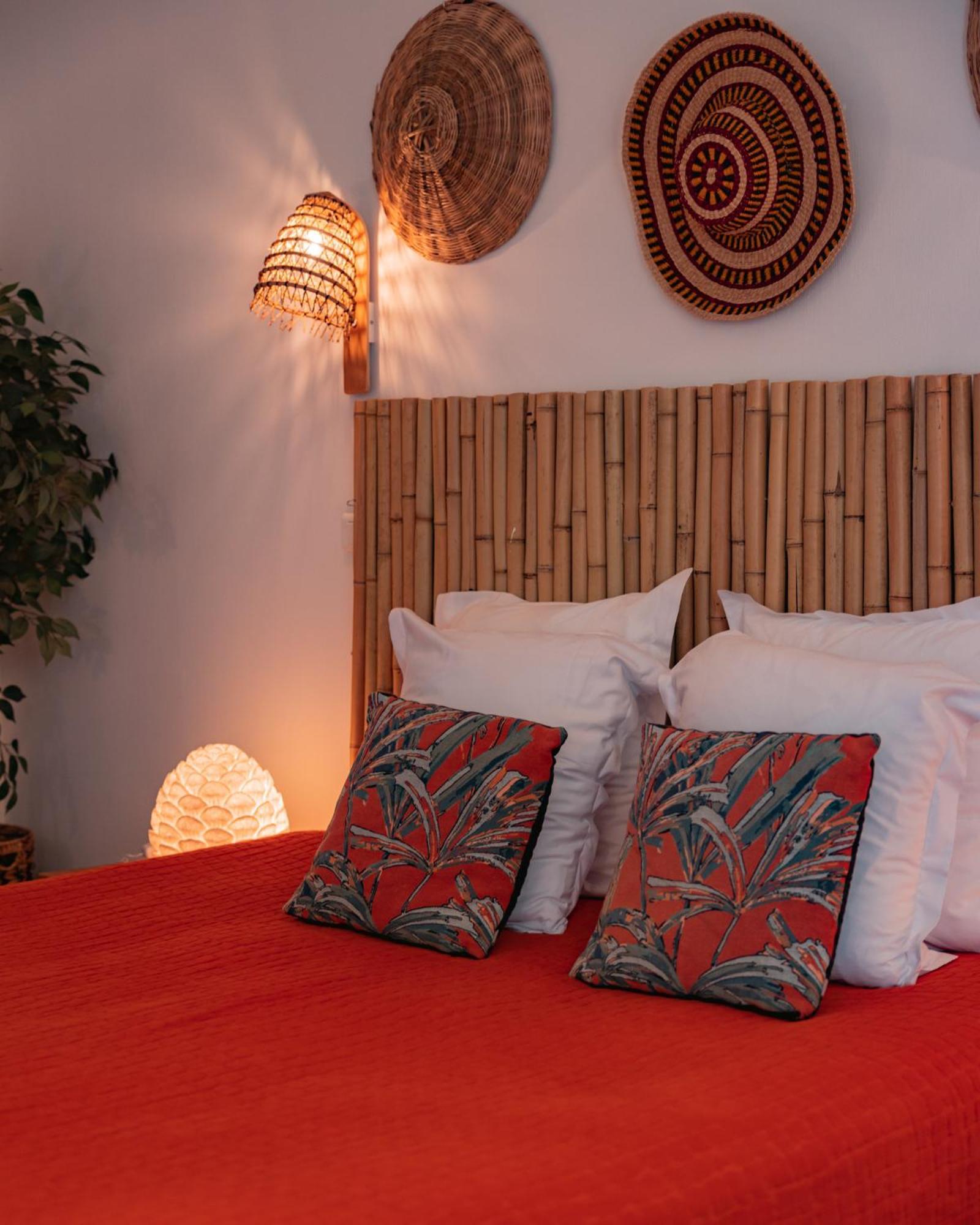 De La - Mahogany Hotel 3*
